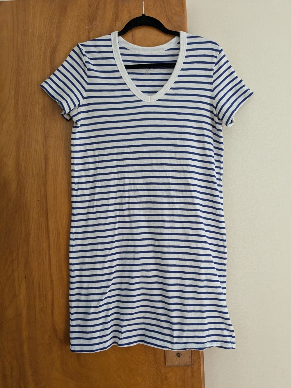 Universal Thread White and Navy Striped V-Neck Tee Dress